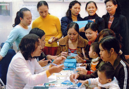 ງານ​ໂຮມ​ຊຸນ​ນຸມ ສະເຫຼີມສະຫຼອງ 50 ປີ ແຫ່ງວັນປະຊາກອນ - ວາງ​ແຜນ​ຄອບຄົວ